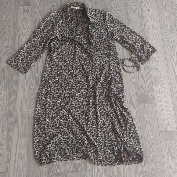 Beautiful dress by Studio🌸🌼🍀 - Picture 2 of 16